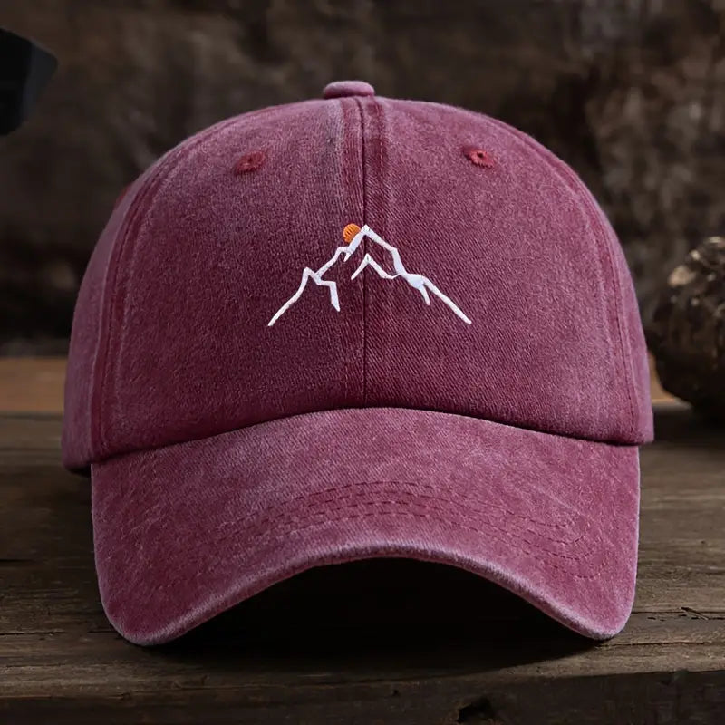Savrani™ | Baseball cap with mountain embroidery