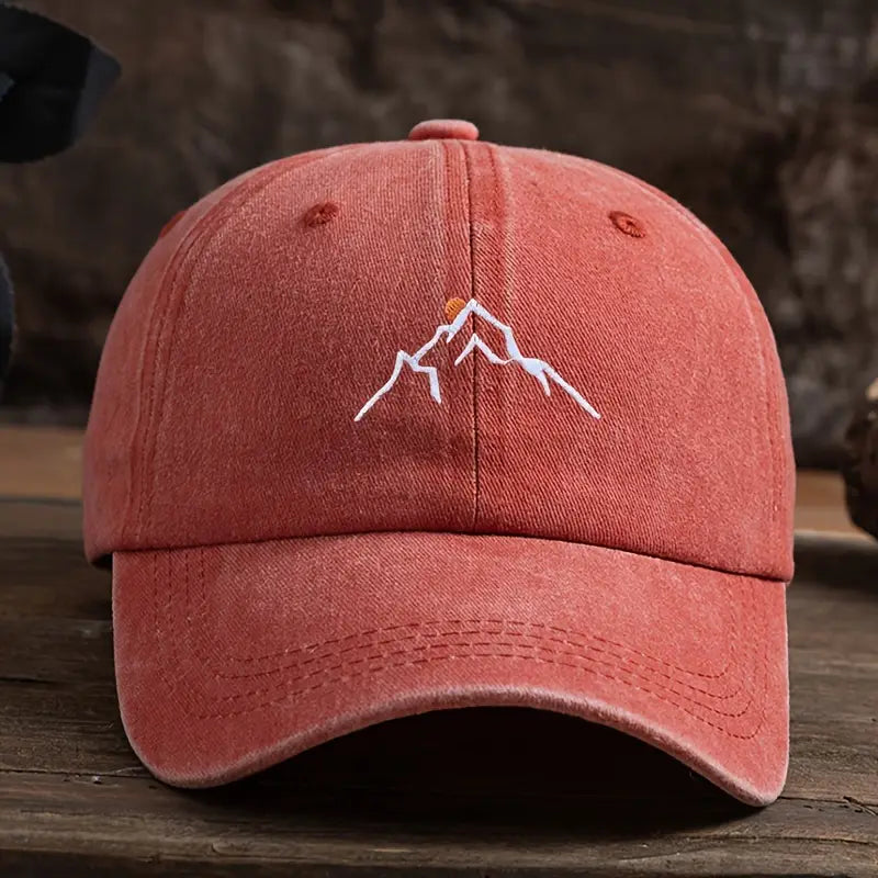 Savrani™ | Baseball cap with mountain embroidery